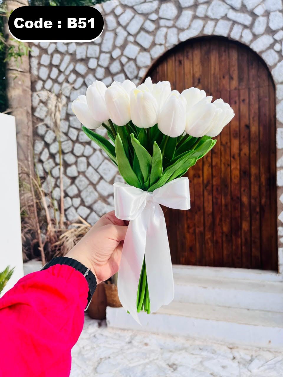 بوكيه التوليب مع ماسكه ستان